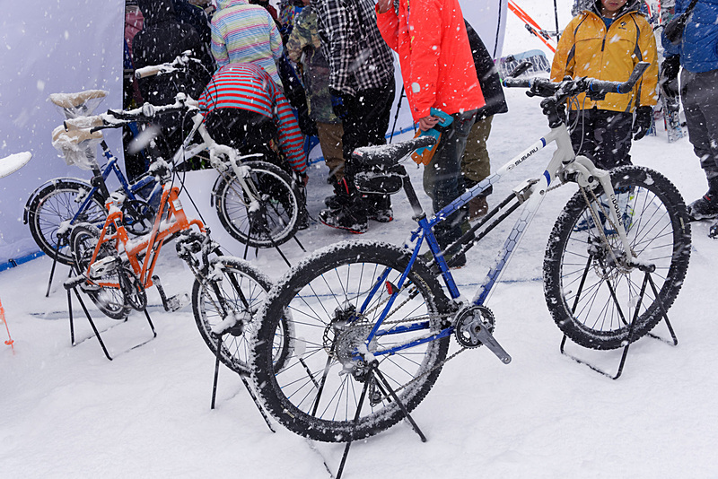 自転車メーカーのダブルとのコラボによる両輪駆動自転車
