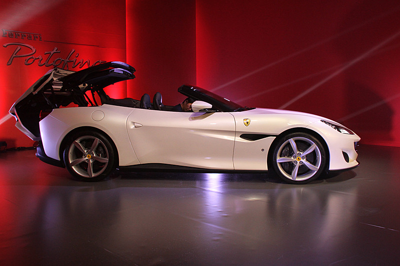 ルーフを閉じた状態からフルオープンまでの時間は14秒