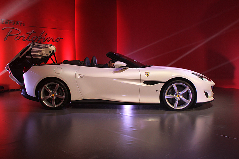 ルーフを閉じた状態からフルオープンまでの時間は14秒