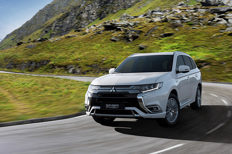 「アウトランダーPHEV」2019年モデル