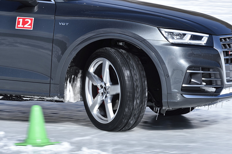 ハンドリング路では「S4 アバント」「RS 6 アバント」「SQ5」「RS Q3」でトレーニング走行