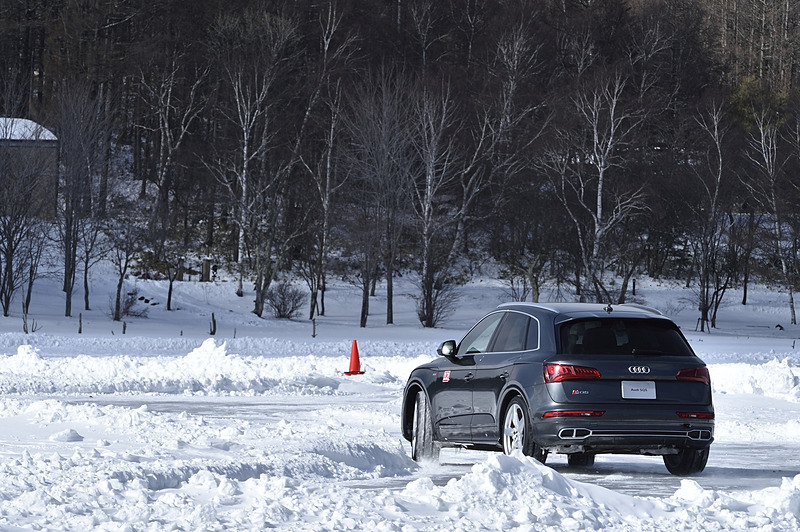 ハンドリング路では「S4 アバント」「RS 6 アバント」「SQ5」「RS Q3」でトレーニング走行