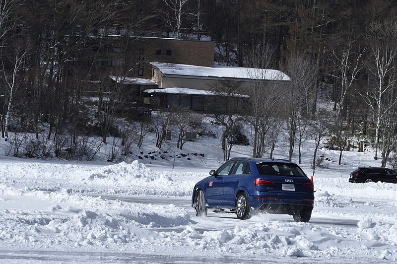 ハンドリング路では「S4 アバント」「RS 6 アバント」「SQ5」「RS Q3」でトレーニング走行