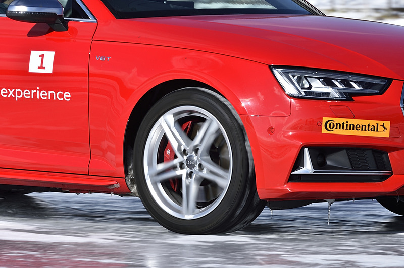 S4でのスラローム走行