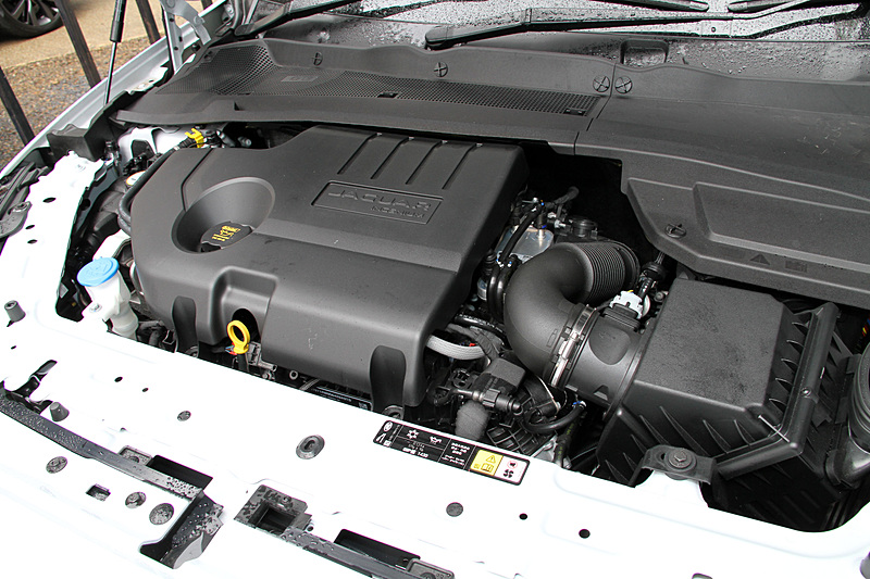 直列4気筒DOHC 2.0リッターディーゼル「204DT」エンジン