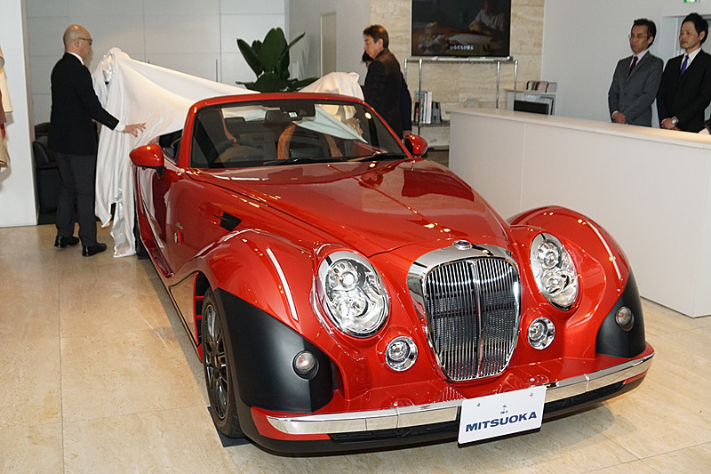 新型ヒミコのアンベールが行なわれた発表会