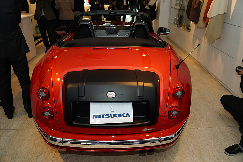 トランクボックスを備えるリアデザイン