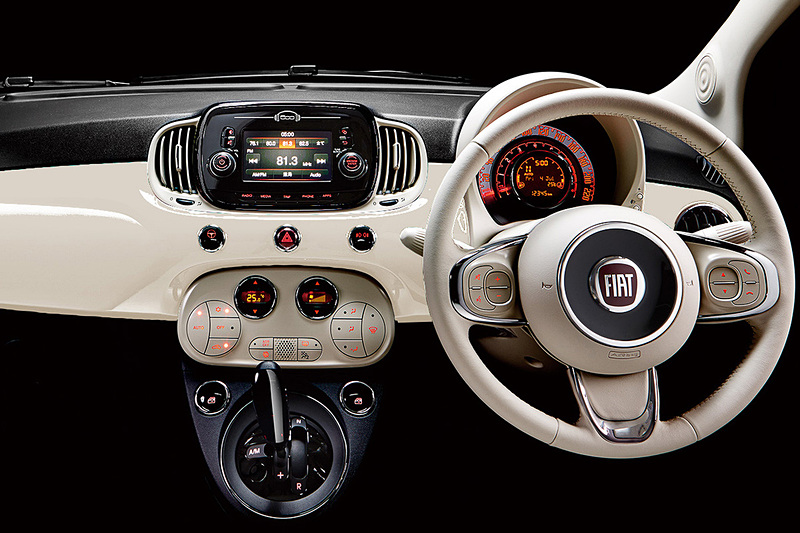 500 プーラのインテリア