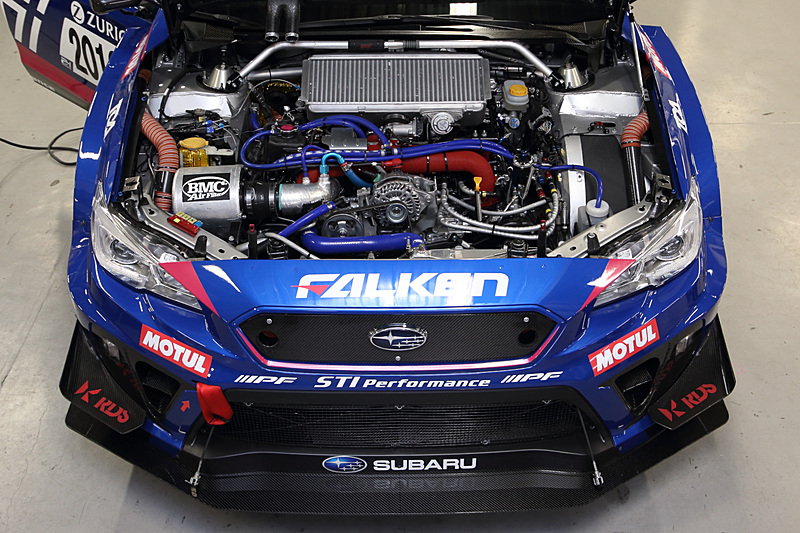 最高出力向上のためエキマニ、ターボチャージャーが変更された