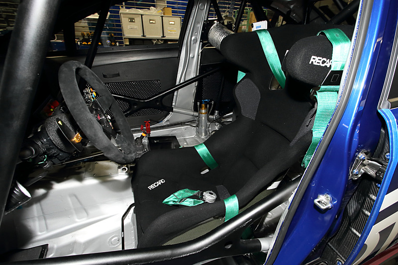 シェイクダウンではタイヤウォーマーも使用された