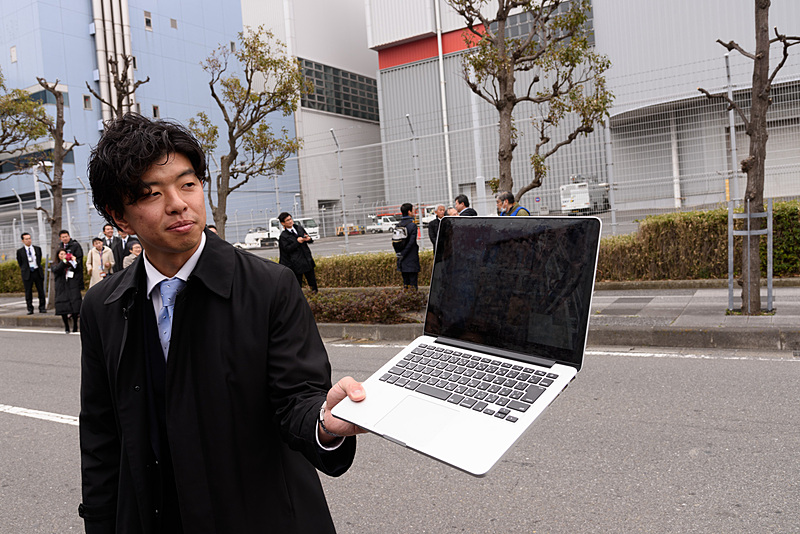 無人運転でのスタート後、Dispatcherの画面を説明するSBドライブ株式会社 代表取締役社長兼 CEO 佐治友基氏