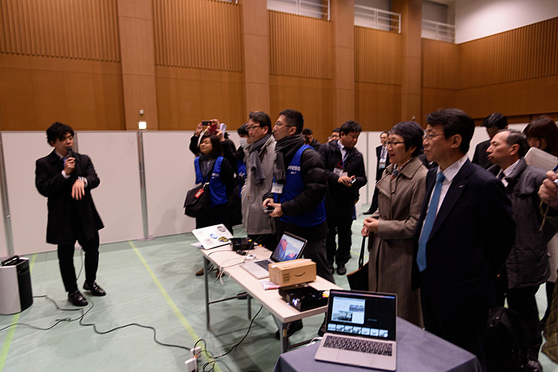 こちらは、別室のプロジェクター画面でDispatcherを説明