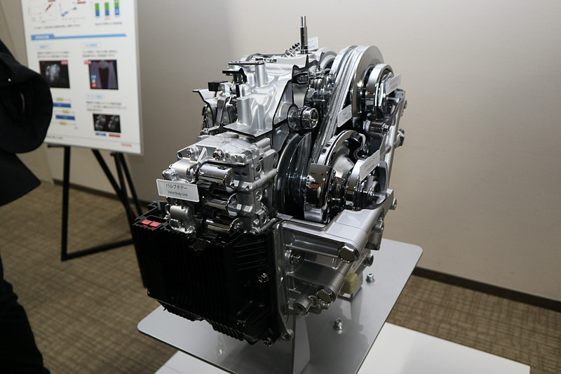 発進用ギヤを世界初採用した「Direct Shift-CVT」