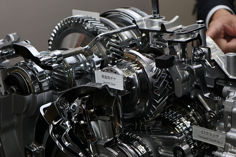 発進用ギヤはトランスミッション内の上段にレイアウト。駆動力の受け渡しにはATと同じ湿式多板クラッチを使う