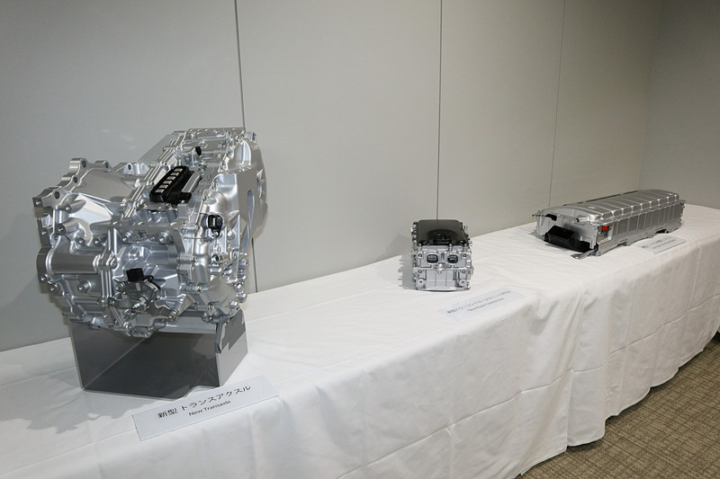 会場で展示された新しいTHS IIのコンポーネント