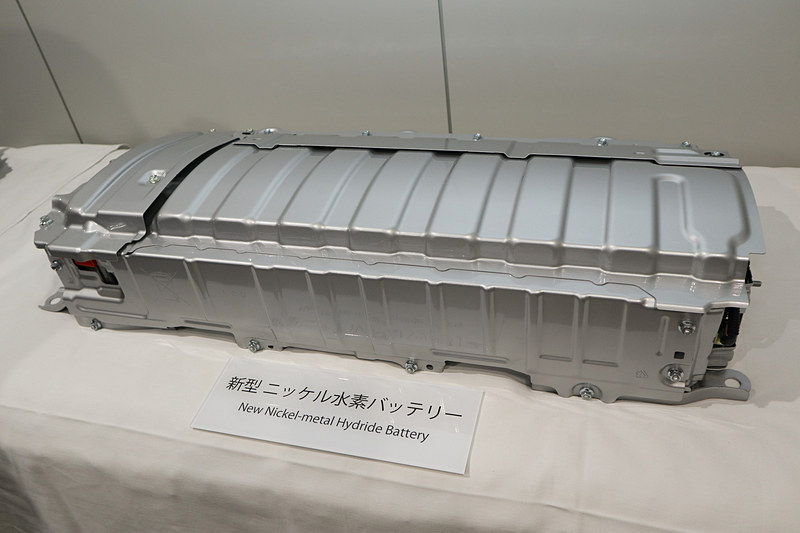 新型Ni-MH（ニッケル水素）バッテリーはコンパクト化で低損失化