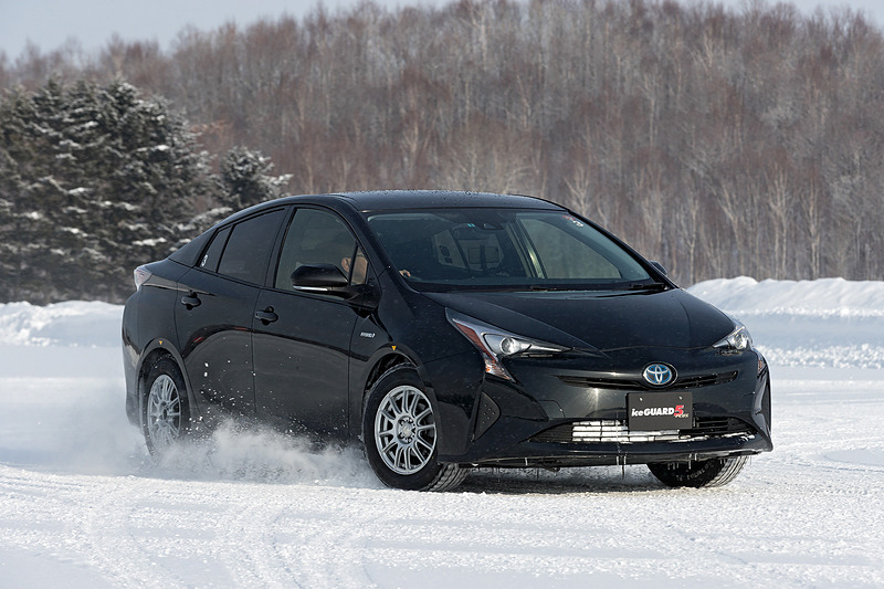 「アイスガード 5 プラス」を装着したプリウス