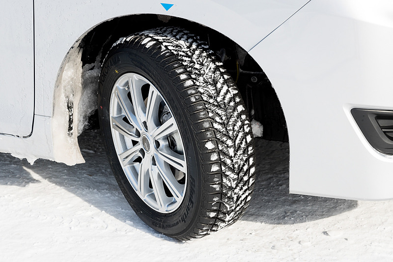 BluEarth Winter（V905）のトレッドパターン