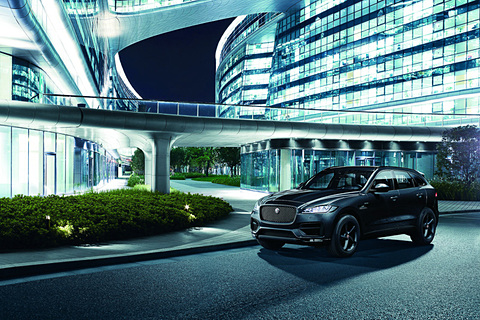 ジャガー、ブランドアンバサダーの錦織圭選手とコラボした50台限定特別