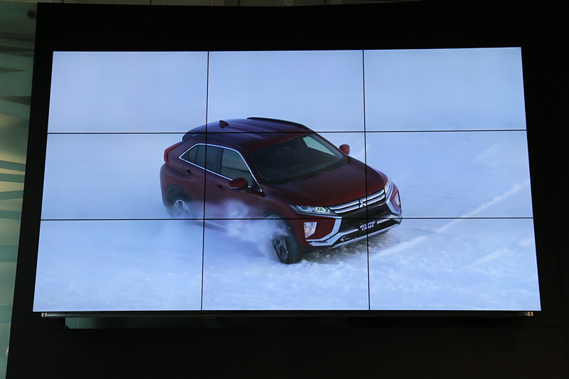 トークショー内では北海道のクローズコースで実施されたエクリプス クロスの雪上走行シーンも披露された