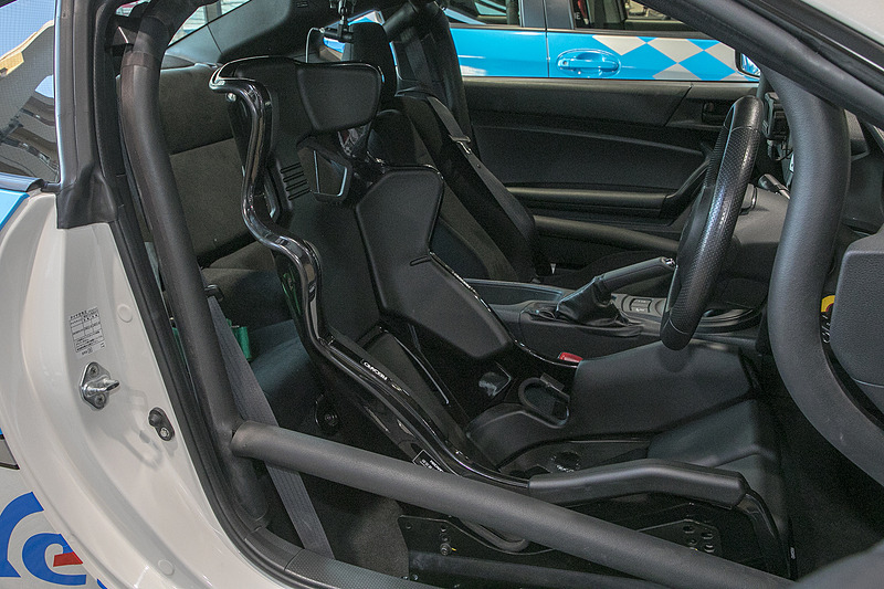 脇阪選手の86。タイヤはグッドイヤーを履く