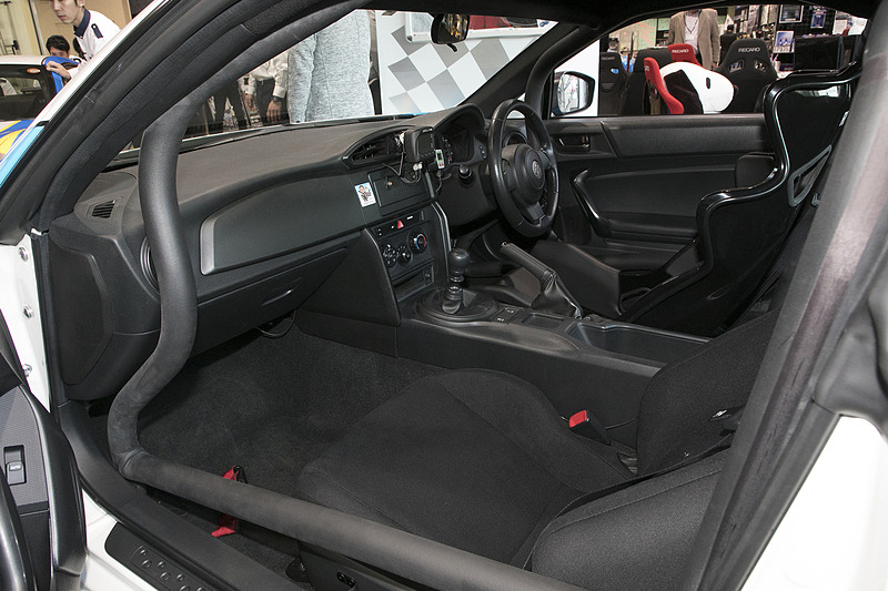 脇阪選手の86。タイヤはグッドイヤーを履く