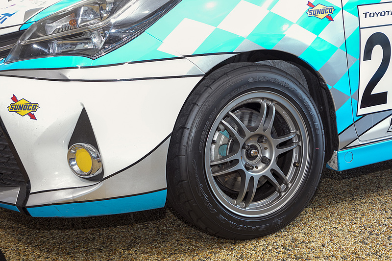 清水選手がドライブするヴィッツ。清水選手は2017年にもヴィッツレースにスポット参戦している