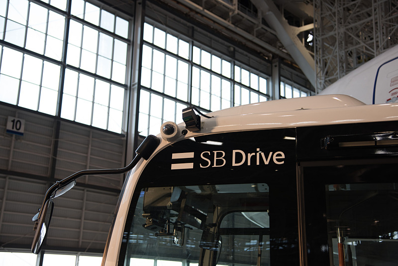 日野「ポンチョ」には、各所にLiDARやカメラが増設されている