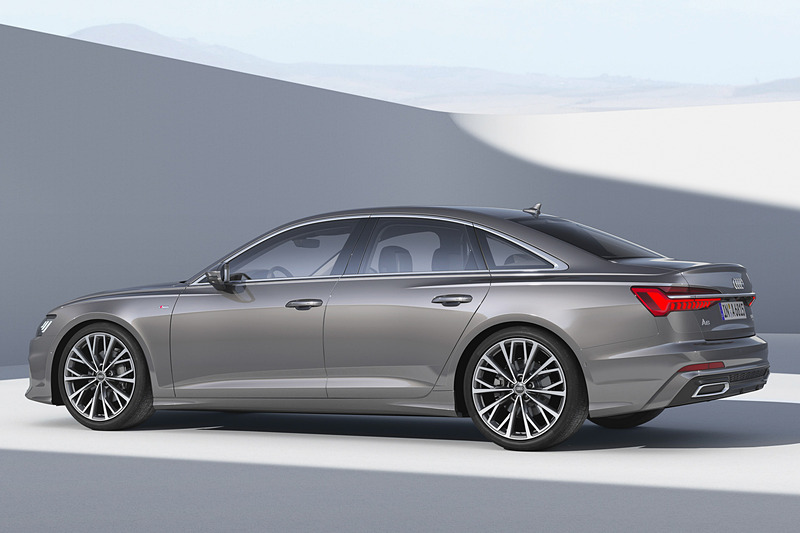 長いボンネットとロングホイールベース、短いオーバーハングがもたらす「非常にバランスの取れたプロポーション」が外観のハイライト