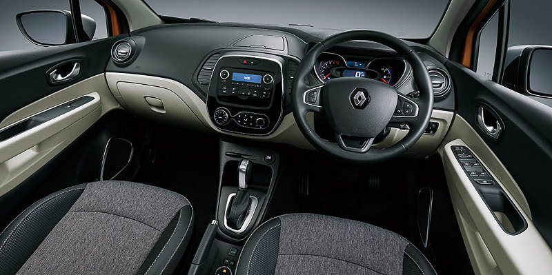 グレーファブリックシートのインテリア