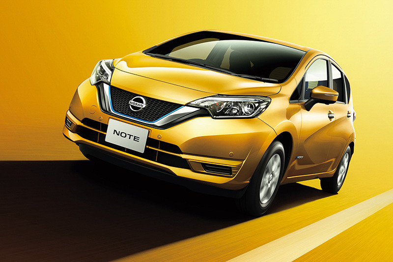 登録車1位の日産自動車「ノート」