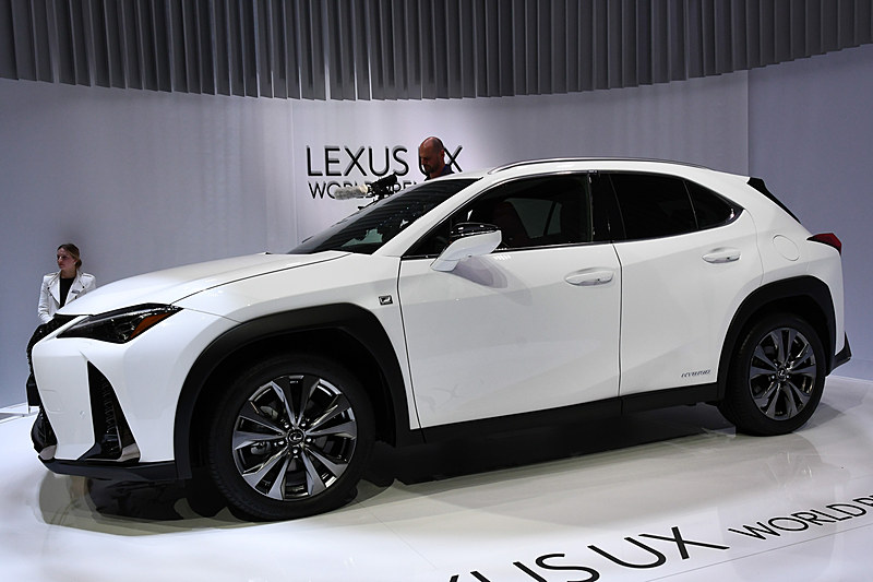 レクサス「UX 250h」