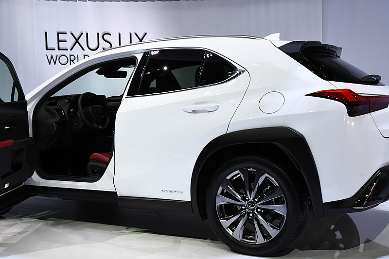 レクサス「UX 250h」