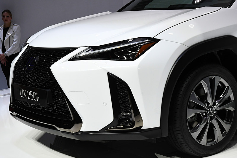 レクサス「UX 250h」