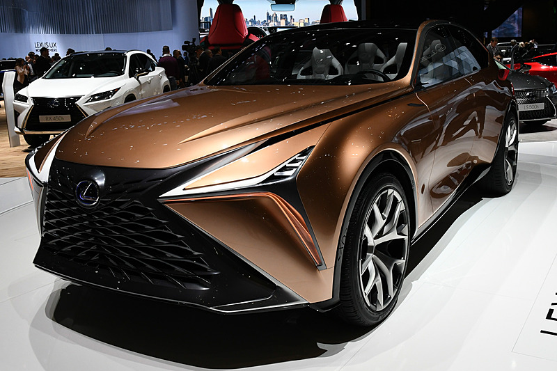 レクサスブースに展示された「LF-1 Limitless」