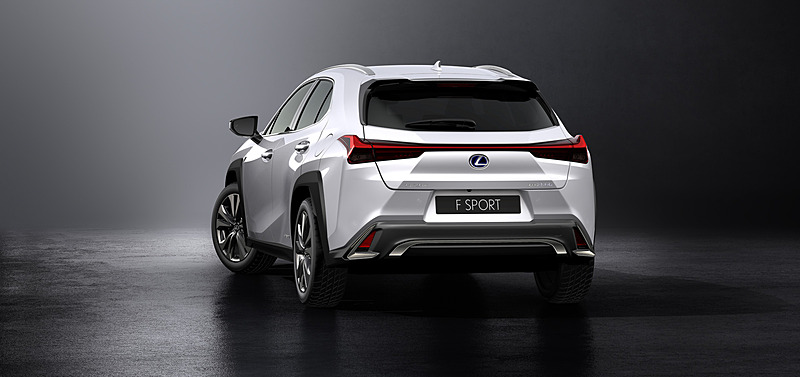 UX250h“F SPORT”（欧州仕様）