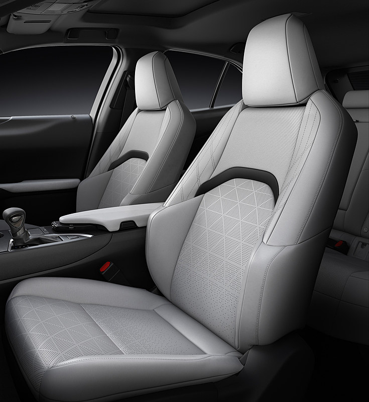 UX200 インテリア（欧州仕様）