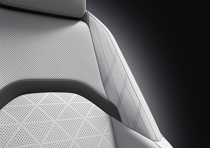 UX200 インテリア（欧州仕様）