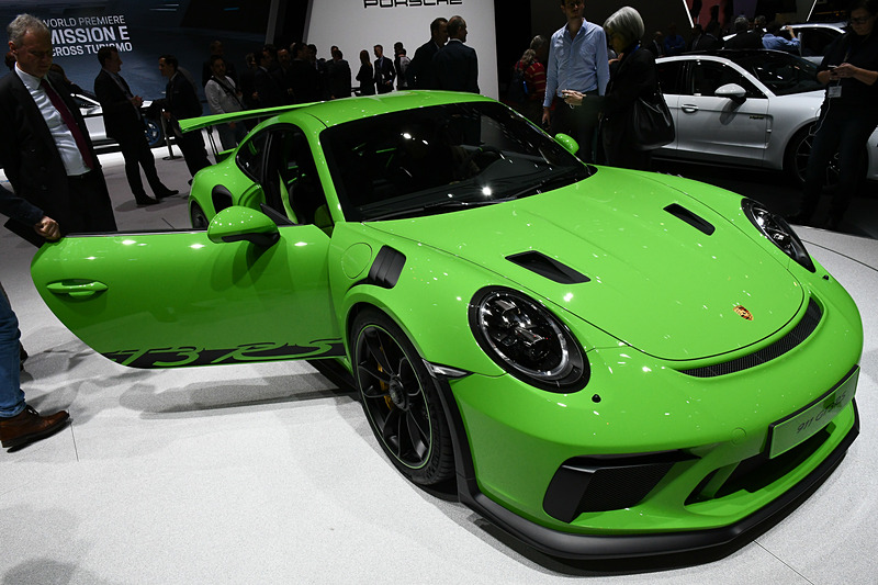 0-100km/h加速3.2秒、最高速312km/hのスペックを誇る911 GT3 RS