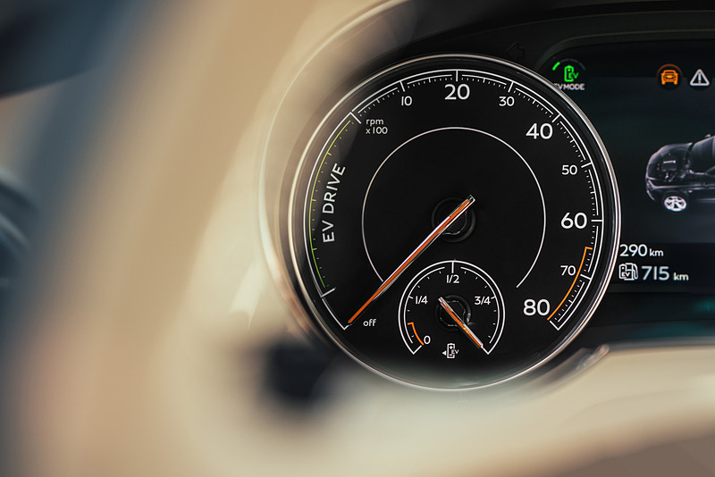 ベンテイガ ハイブリッドのインテリア