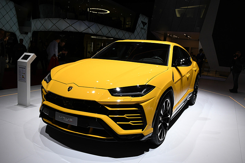 ランボルギー二ブースに展示されたスーパーSUV「ウルス」