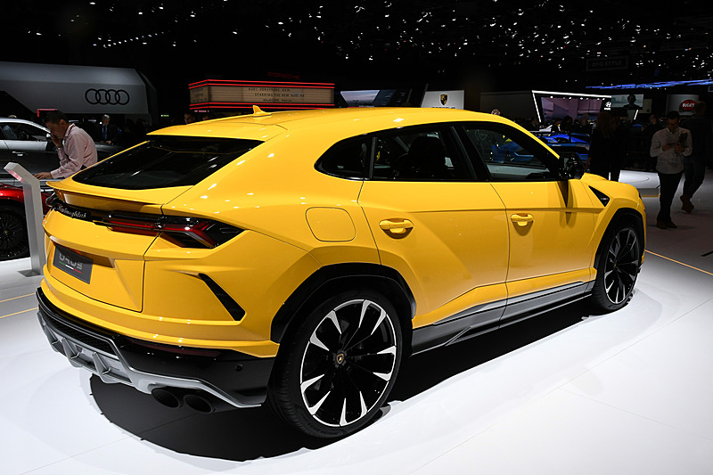 ランボルギー二ブースに展示されたスーパーSUV「ウルス」