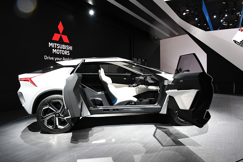 MITSUBISHI e-EVOLUTION CONCEPTのインテリア