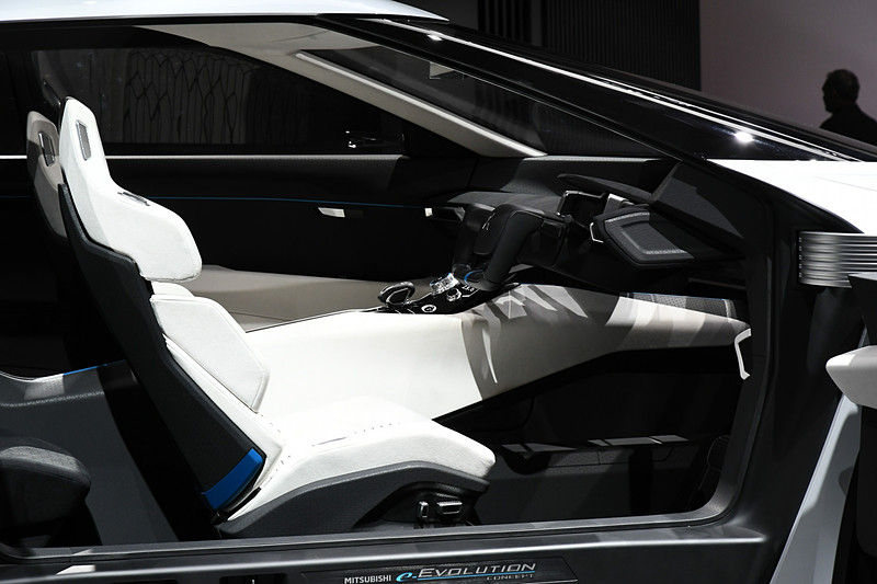 MITSUBISHI e-EVOLUTION CONCEPTのインテリア