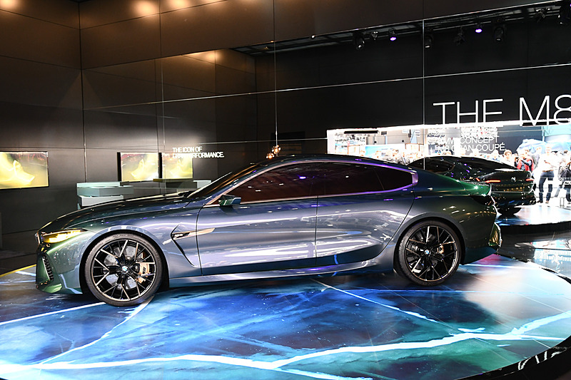 シュネーブショー会場に展示された「コンセプト M8 グラン クーペ」