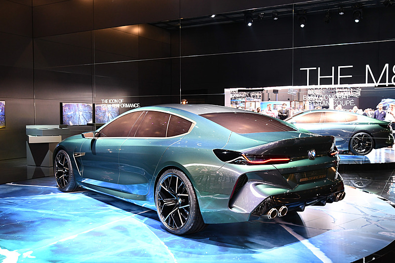 シュネーブショー会場に展示された「コンセプト M8 グラン クーペ」