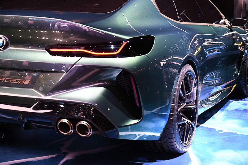 シュネーブショー会場に展示された「コンセプト M8 グラン クーペ」