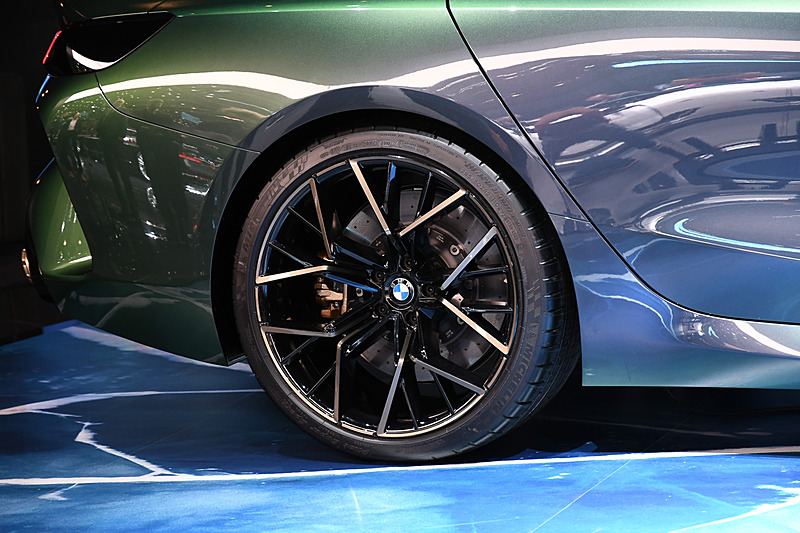 シュネーブショー会場に展示された「コンセプト M8 グラン クーペ」