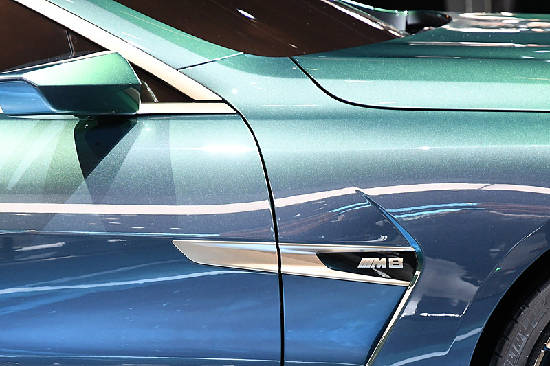 シュネーブショー会場に展示された「コンセプト M8 グラン クーペ」