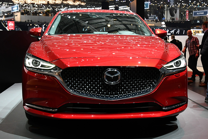 Mazda6 ワゴンの商品改良モデル